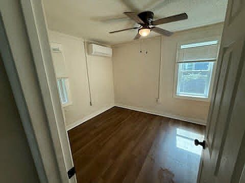 3rd image of 1366 Saint Ann St