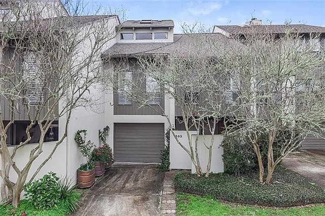 1st image of 302 Tchefuncte Oaks Dr