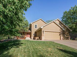 2567 Bridle Creek Trl, Chanhassen, MN 55317
