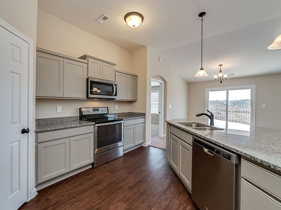 1st image of 824 Yorkshire Dr #16-304