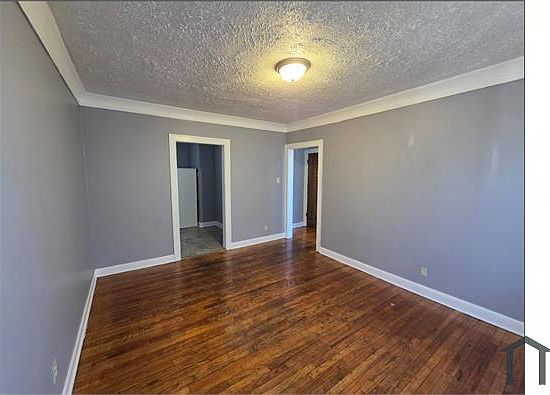 3rd image of 7442 S East End Ave