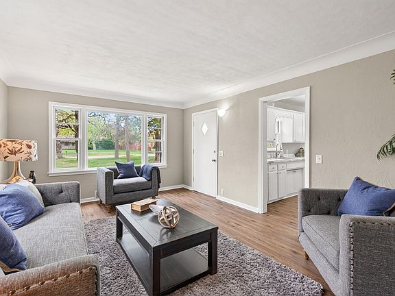 5th image of 12122 Crooked Lake Blvd NW