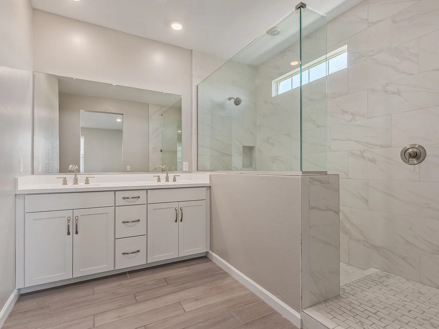 3 bed, 2.5 bath, 2120 sqft, $3,500 — Photo 2