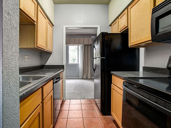 5th image of 1846 E 97th St APT C
