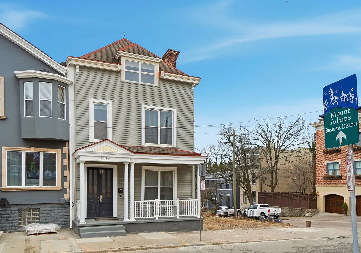 1220 Louden St — Photo 1