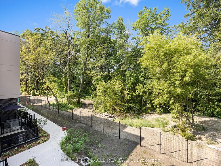 174 Clonmore Dr #9 — Photo 42