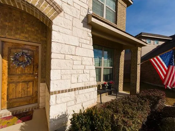 529 Bluehaw Dr, Georgetown, TX 78628