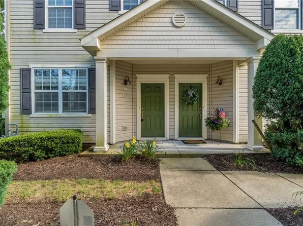 1483 Titchfield Dr, Chesapeake, VA 23320