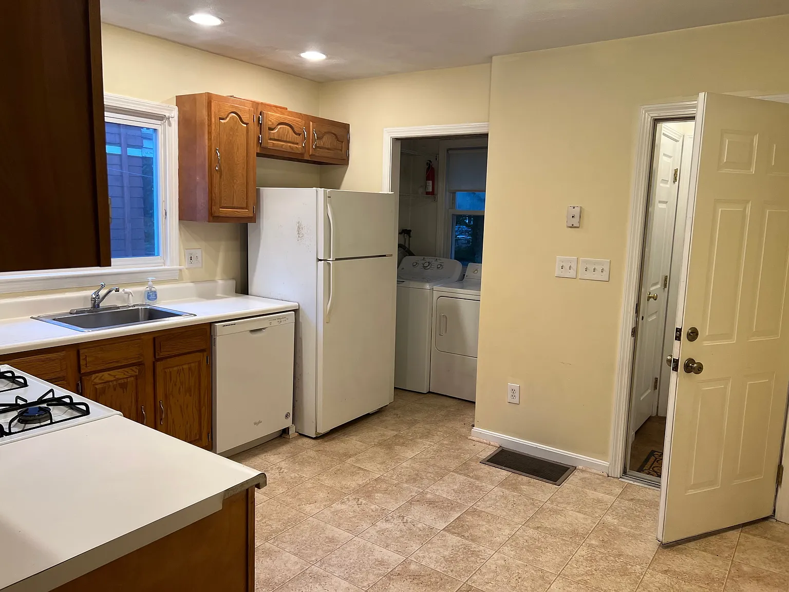 2 bed, 1.0 bath, 1000 sqft, $2,800 — Photo 3