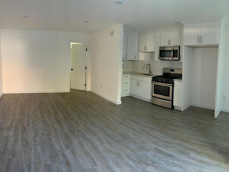 1st image of 6934 Radford Ave