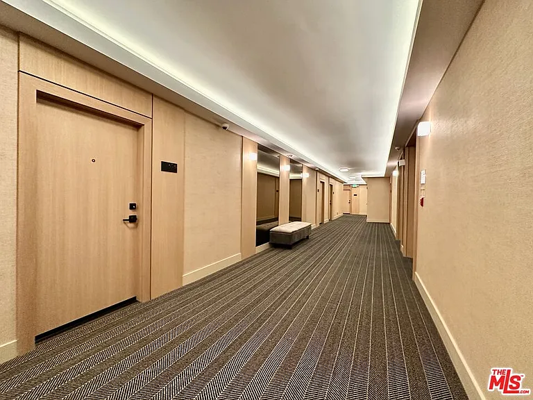 999 N Doheny Dr #1207 — Photo 27
