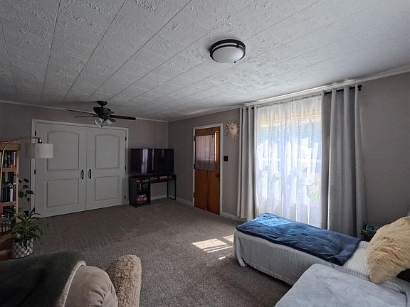 4th image of 816 Wall St