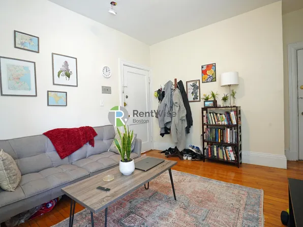 1212 Commonwealth Ave APT 15, Boston, MA 02134