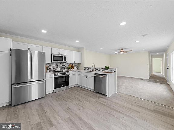 2nd image of 35539 Pine Dr