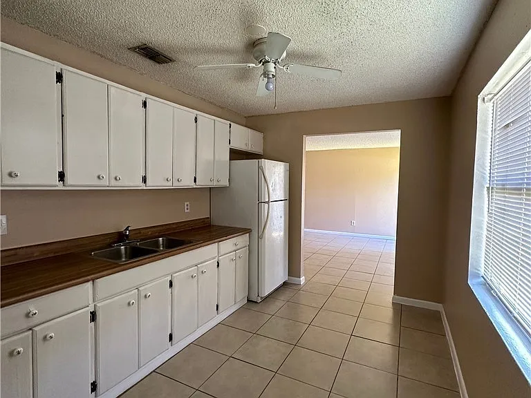 4425 Ruthann Ct — Photo 10