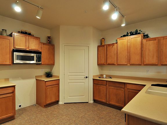 4th image of 11725 N Desert Vista Drive #117