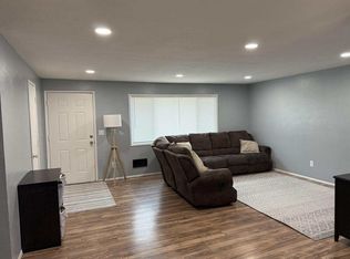 2572 Sunnyview Rd NE, Salem, OR 97301