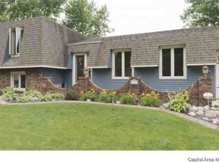 2701 Interlacken Dr, Springfield, IL 62704