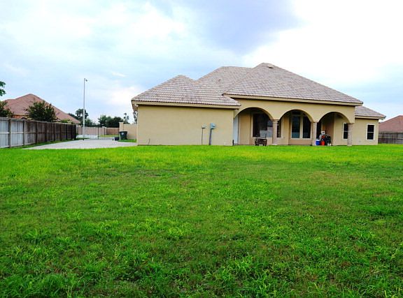 4th image of 3103 Driftwood Ln