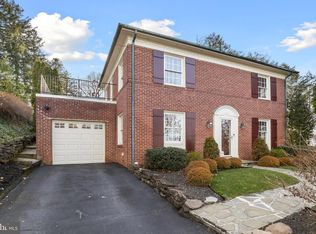 1354 Clover Ln, York, PA 17403