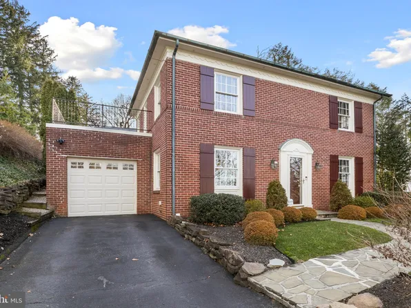 1354 Clover Ln, York, PA 17403