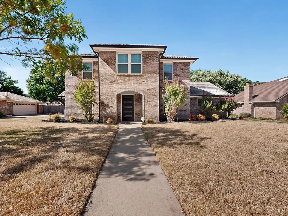 30 Crestwood Dr