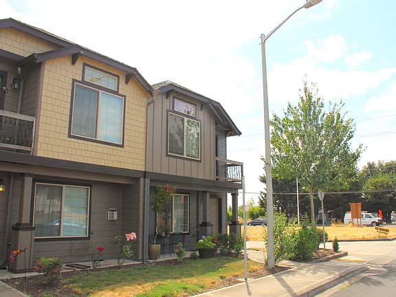 3rd image of 13711 NE 64th Cir