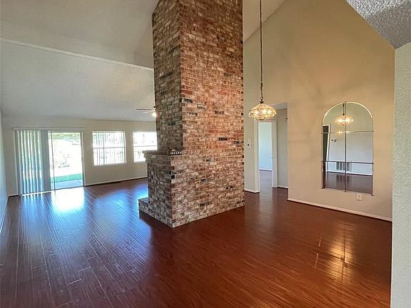 4th image of 2127 Greencove Ln