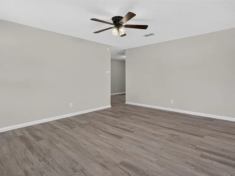 5503 Boeing Dr — Photo 8