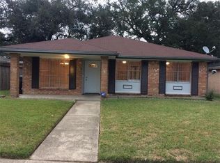 7833 Beach Dr, New Orleans, LA 70126