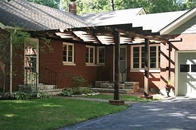 3rd image of 1195 Westridge Dr