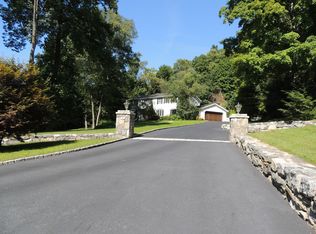 60 Lovers Ln, Putnam Valley, NY