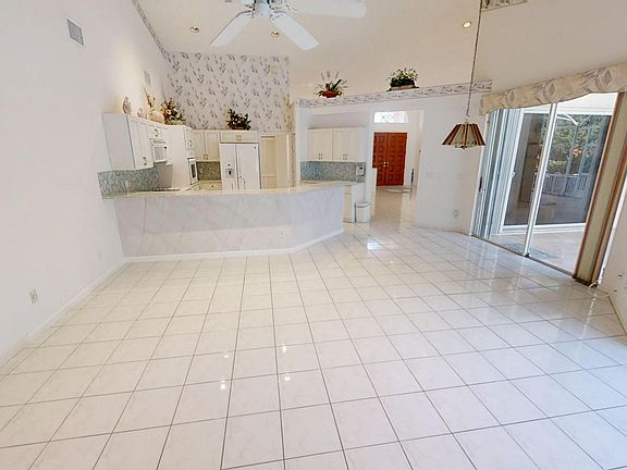 3rd image of 8507 Aryshire Court