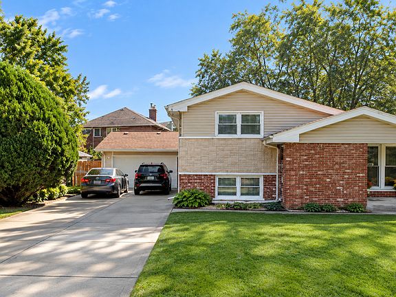 2nd image of 7909 W 93rd St