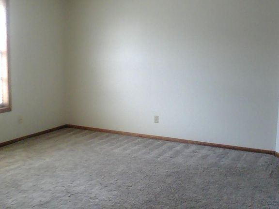4th image of 1033 Eisenhower Cir APT 1