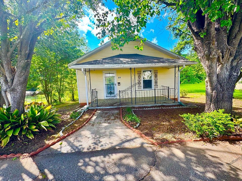 1st image of 311 Lakeside Dr