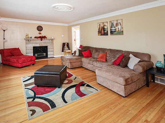4th image of 3301 Heather Ln