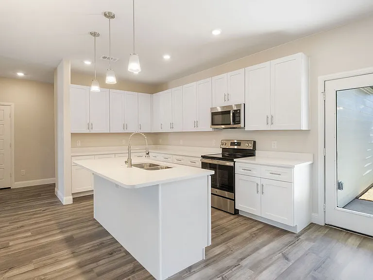 2515 Austin Ct — Photo 4