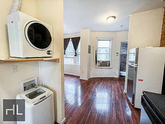 1st image of 522 E 11th St #27