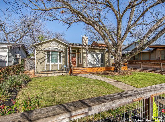 2nd image of 233 Lindell Pl