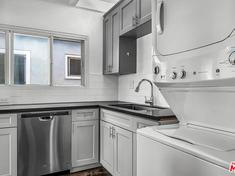 130 E Montreal St — Photo 9