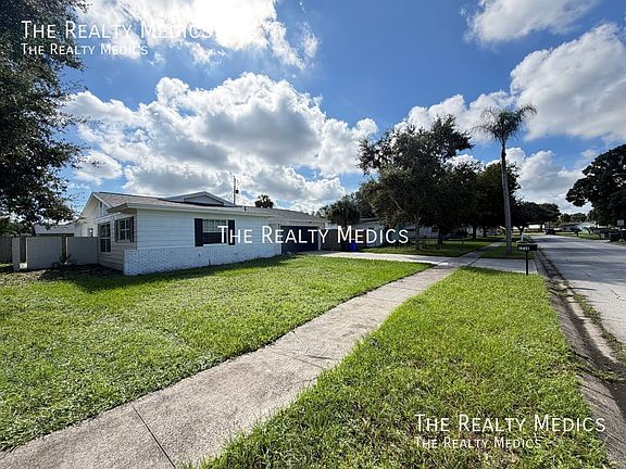 3rd image of 1718 Palmer Ln