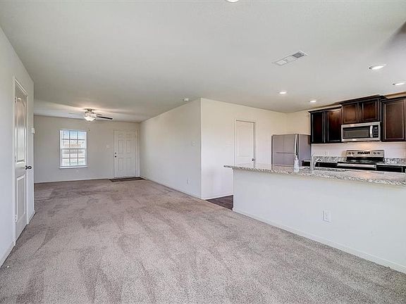 2nd image of 221 Crescent Park Dr