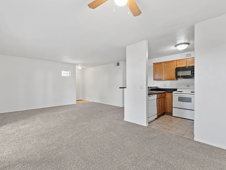 9325 W Desert Inn Rd #190 — Photo 4