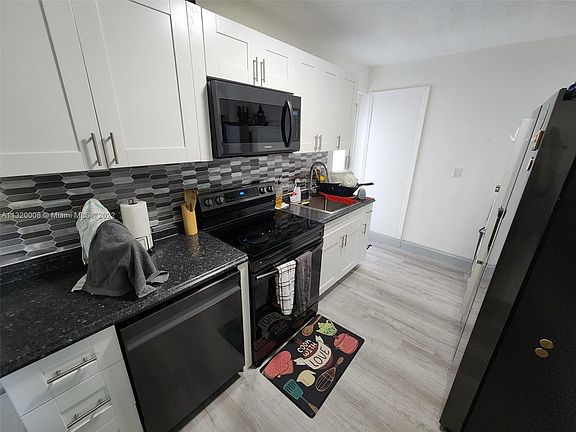 4th image of 3150 SW 36th Ave