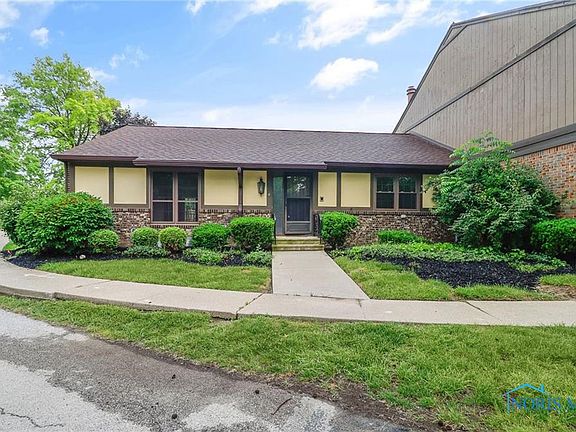 2nd image of 4 Knollwood Dr