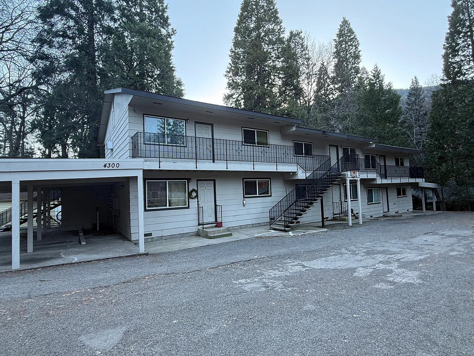 2/1 apartments in Dunsmuir — Photo 4