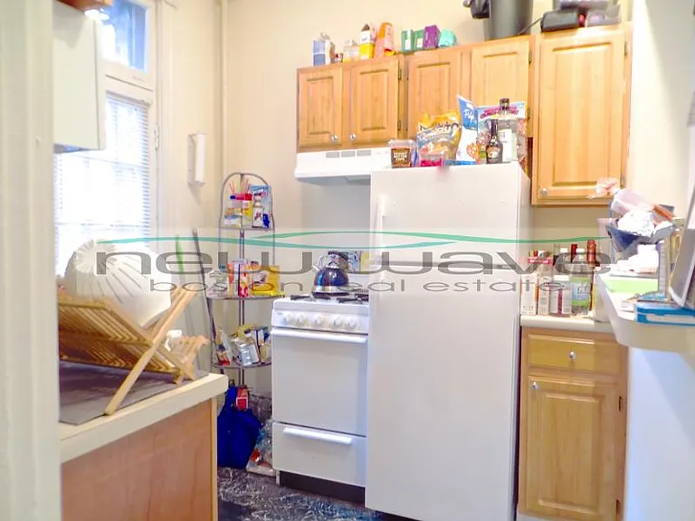 100 Queensberry St #7 — Photo 11