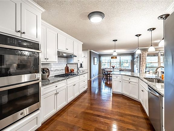 5th image of 772 Woodstock Rd