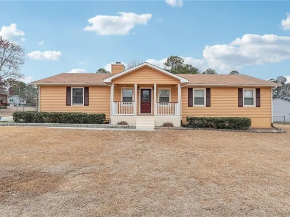 1748 Stratford Dr, Snellville, GA 30078